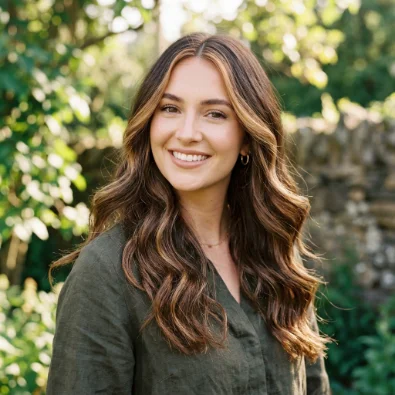 Soft Caramel Money Pieces on Brunette Hair